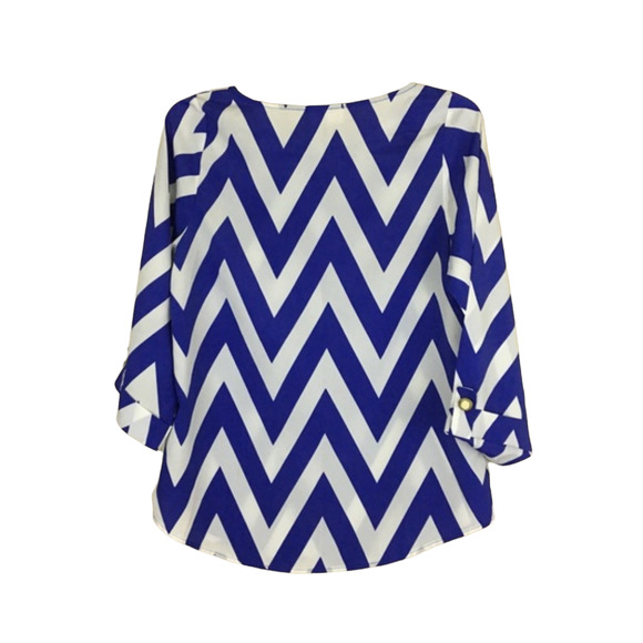Everly Womens Chevron Striped Blouse Size Small Blue White Polyester Pullover - Picture 4 of 4